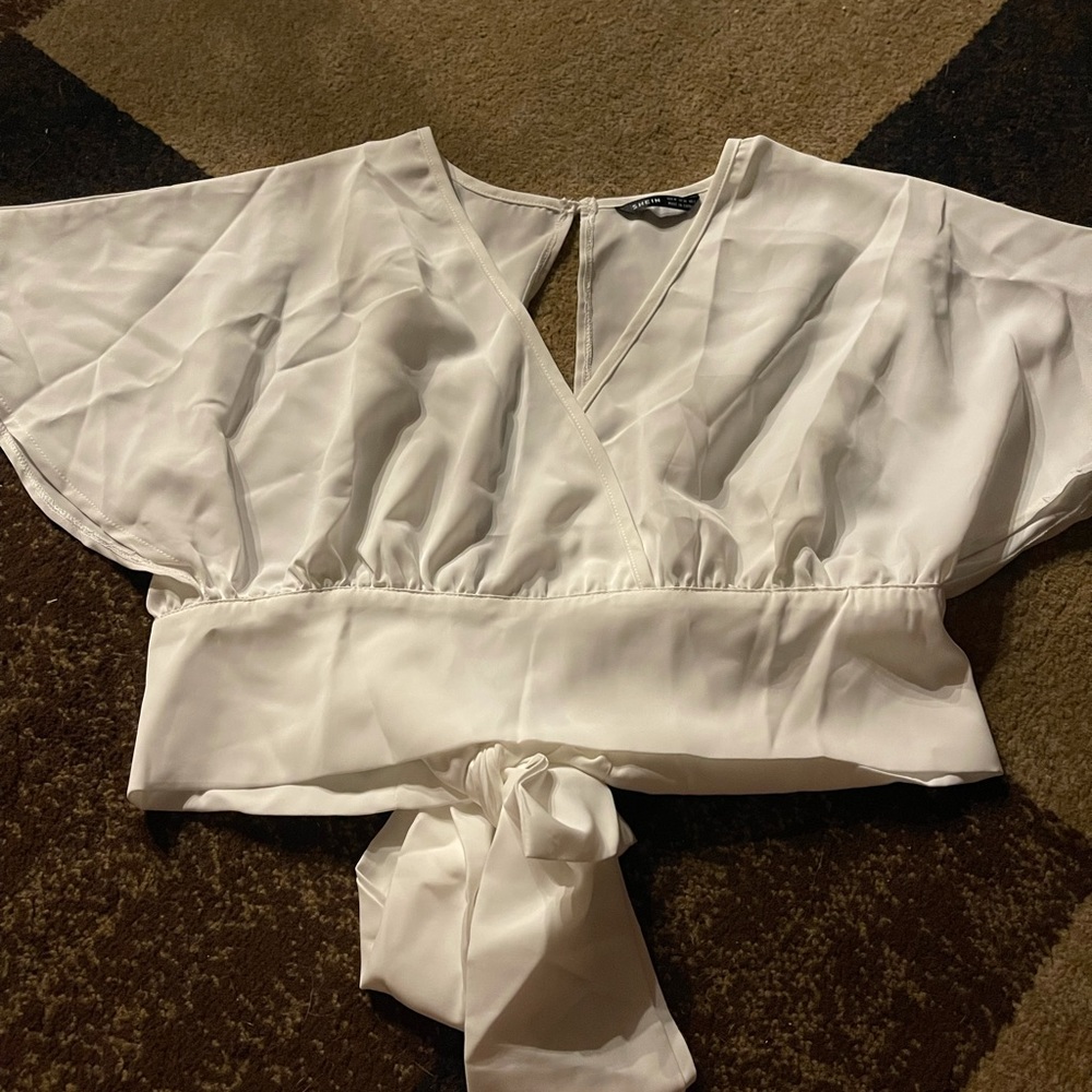 White crop top blouse